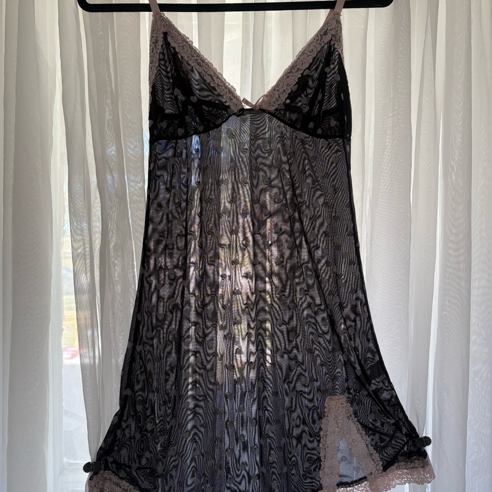 Elegant Black and Pink Night Wear
